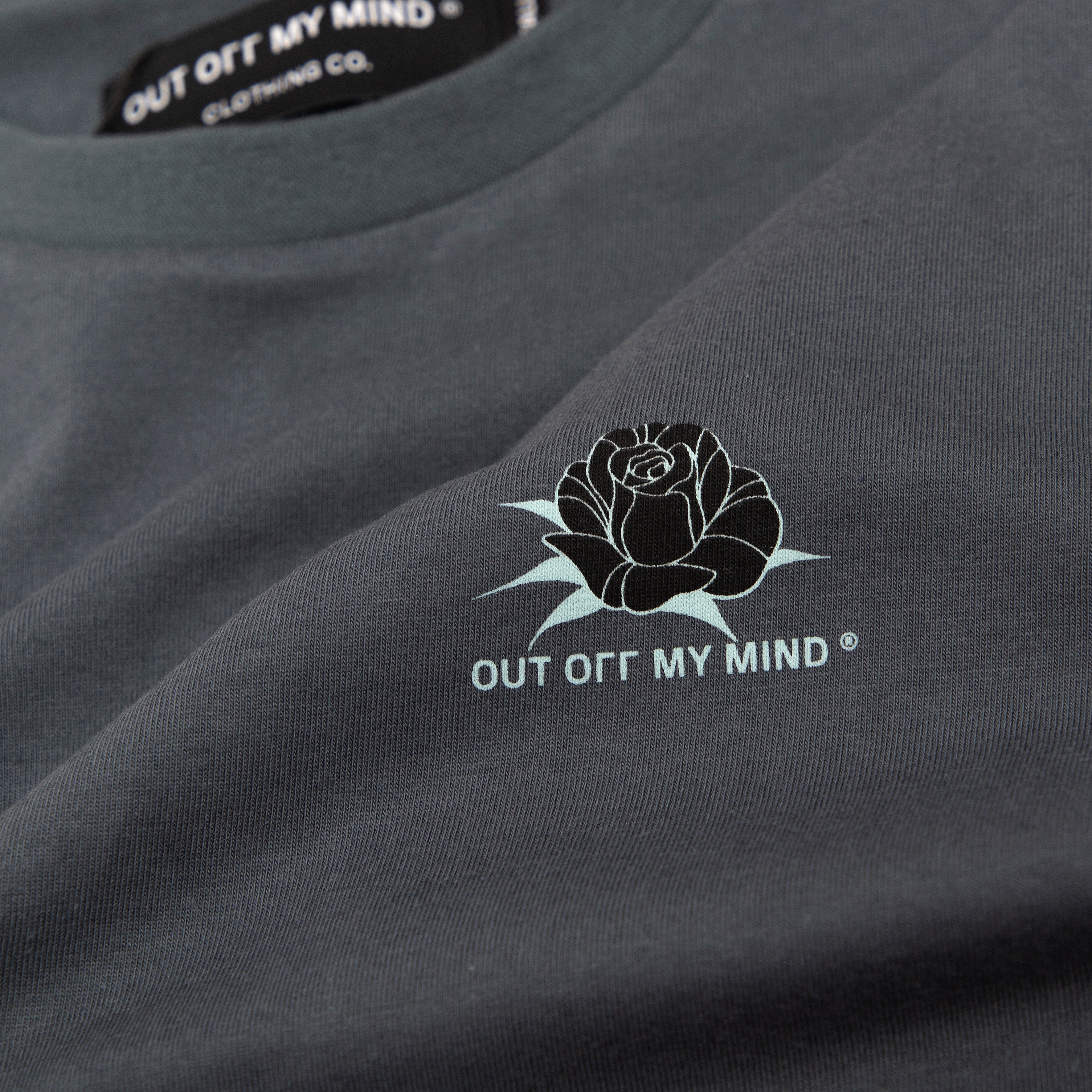 SKATEHOLIC TEE CHARCOAL